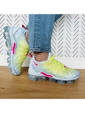 Nike Air Vapormax Plus Women's Sz 8 Shoes Sneakers Blue Green Sneaker FQ8882-423